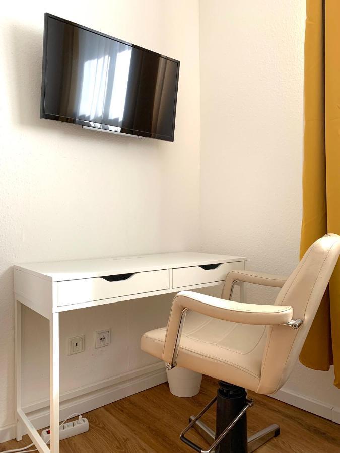 Alles Komplett - 2 Schlafzimmer, Grosse Kueche, Bad Köln Eksteriør bilde